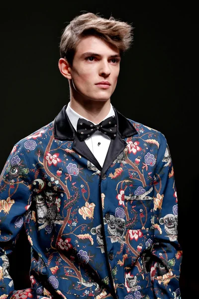 Look 80